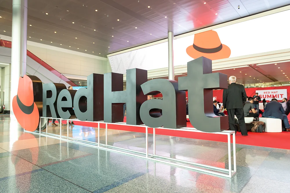 Red Hat lanza RHEL AI para impulsar la inteligencia artificial en la nube híbrida