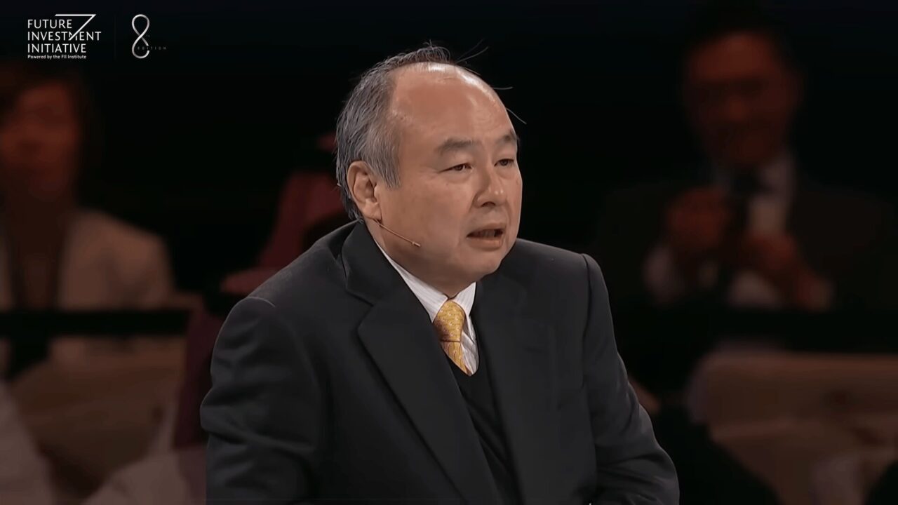 Masayoshi Son prevé la llegada de una «superinteligencia artificial» para 2035 con un coste de 9 billones de dólares