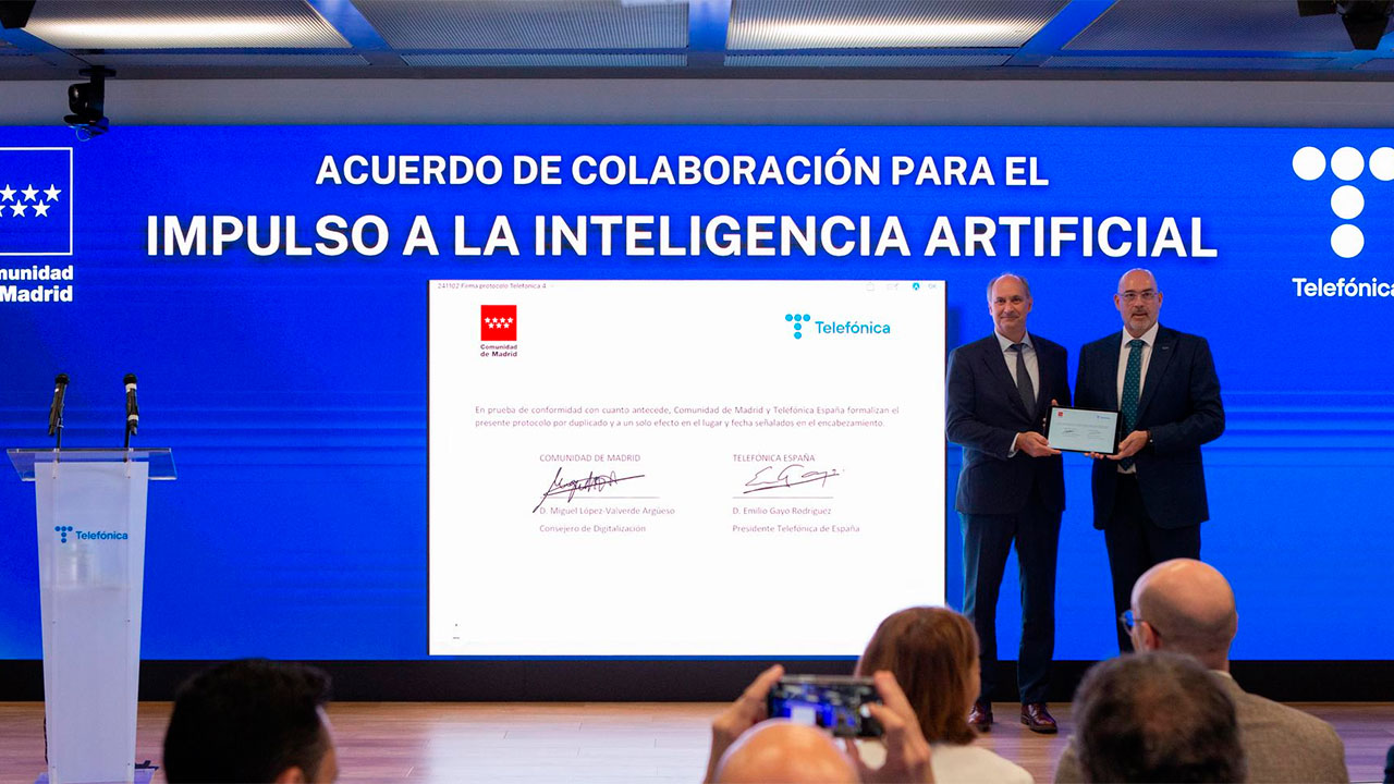 Telefónica y Madrid firman un protocolo para integrar inteligencia artificial en servicios públicos